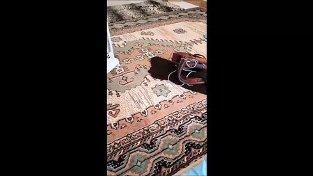 Une jeune karatéka vierge se fait prendre par derrière