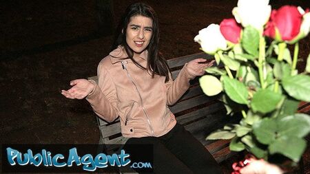 L'actrice Aaeysha se fait baiser le jour de la Saint-Valentin