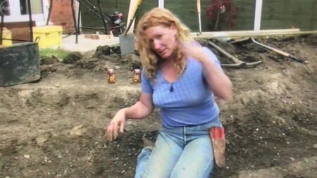 Les tétons de Charlie Dimmock