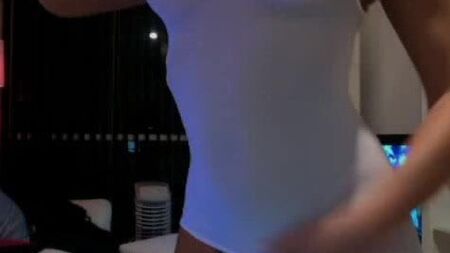 Une escorte devant ma webcam, partie 2 : Luna de São Paulo