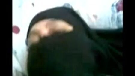 Une Égyptienne d'origine arabe portant le niqab