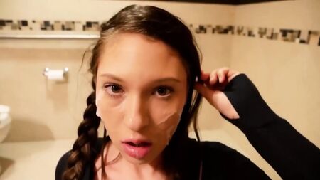 Compilation d'éjaculations amateurs. Compilation d'éjaculations faciales sur des adolescentes