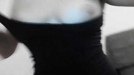 Petite salope, née en 2000, gros seins, Milica, Fast Boat, Niš