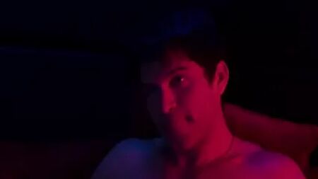 Keegan Allen baise James Franco