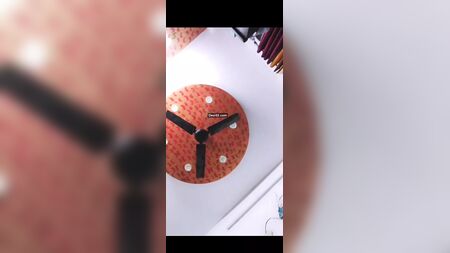 Une lesbienne désespérée en direct devant la caméra