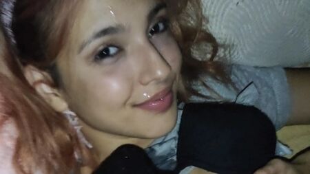 Je t'apprends comment baiser ta demi-sœur la nuit pour qu'elle te fasse une bonne pipe