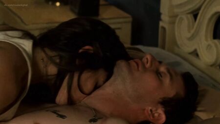 Jamie Lynn Sigler, Beneath the Dark, scènes de sexe