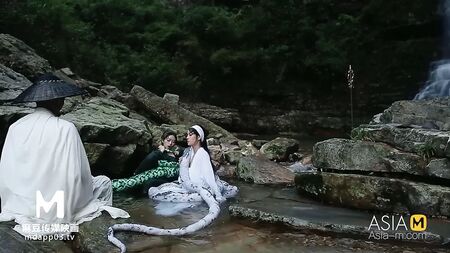 MAD-020 Le sexe du serpent vert et blanc