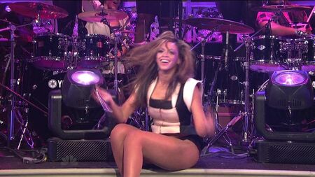 Beyoncé - Single Ladies (Put a Ring on it) en direct sur SNL en 2008
