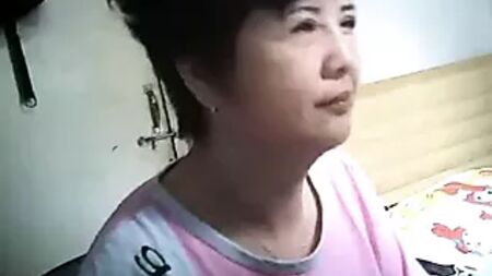 webcam avec une mamie chinoise