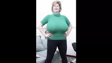 Des femmes mûres aux seins débordants qui me plaisent