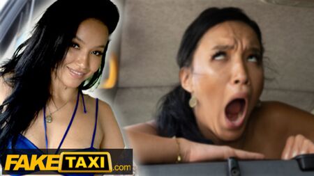Fake Taxi - Asia Vargas, une bombe en bikini, se déshabille à l'arrière du taxi, pour le plus grand plaisir du chauffeur