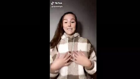 Compilation musicale « osée » sur TikTok