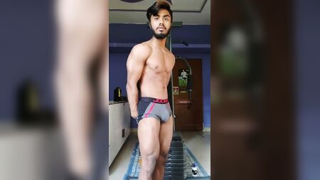 Un garçon qui va à la salle de sport