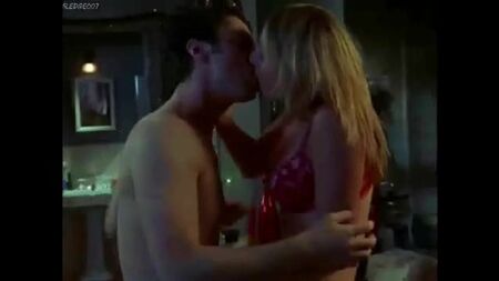 La scène d'amour de Sarah Chalke dans « Scrubs »