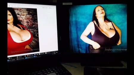 Séance de masturbation entre seins n° 22 - Foxy Menagerie