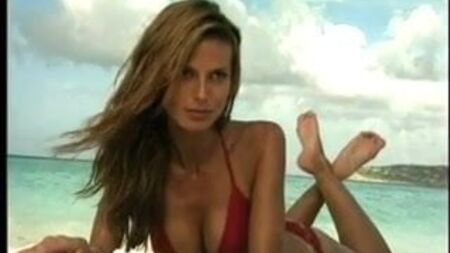Heidi Klum : un retour en arrière en maillot de bain sexy