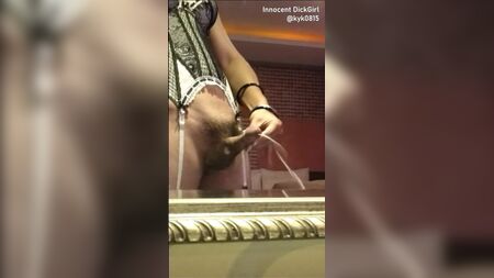 Innocent DickGirl - L'éjaculation de YK n° 1