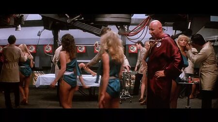 Angela Aames dans *The Lost Empire* (1984)