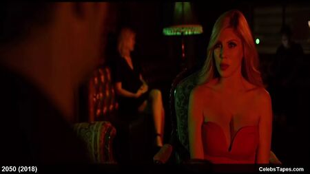 Vidéo de sexe avec Stefanie Bloom et Stormi Maya, nues et aux gros seins