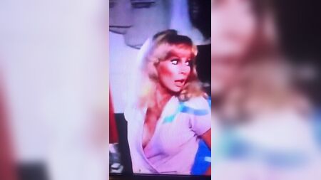 Barbara Edon : un bout de poitrine et un téton