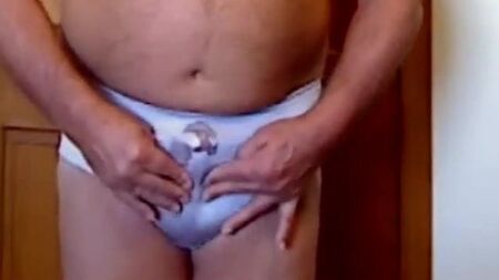 Se branler dans une culotte Fruit of the Loom