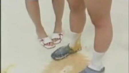 2 filles, 1 doigt : les meilleures vidéos choc