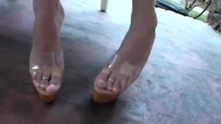 TALONS TRANSPARENTS AVEC POINTES ROSES