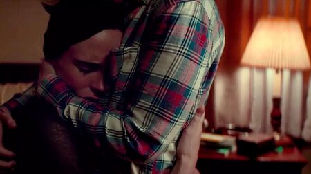 Ellen Page et Kate Mara, My Day of Mercy, scènes de sexe lesbien torrides