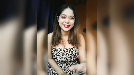 Nouvelle vidéo de « Call Me Sherni », la charmante Ghosh