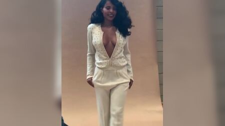 Sanaa Lathan : des photos sexy en coulisses !!!! 2019