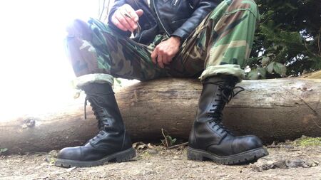 Les Rangers de l'armée dans les bois se branlent