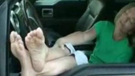 Les pieds de Michelle Ryan (NFL)