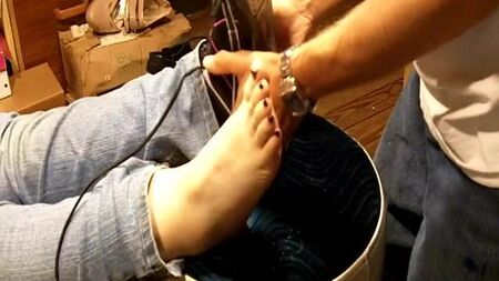 Enlever les chaussures de Shelly