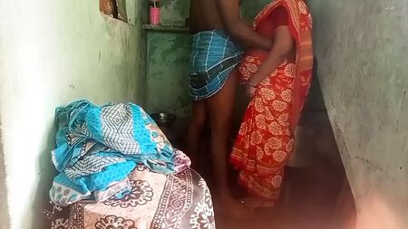 Un couple tamoul a des rapports sexuels réels chez eux