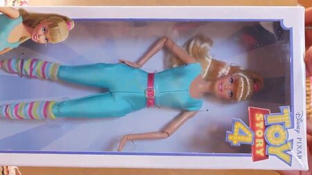 Déballage de la Barbie Toy Story 4 – Je me concentre sur elle