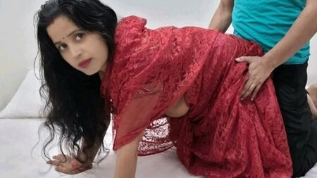 La bhabhi indienne s'adonne à une partie de jambes en l'air endiablée à l'hôtel