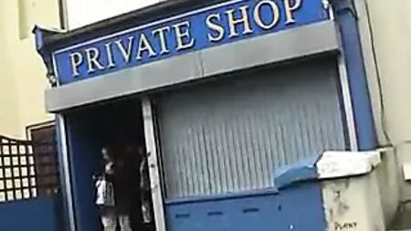 Une visite dans un magasin pour adultes