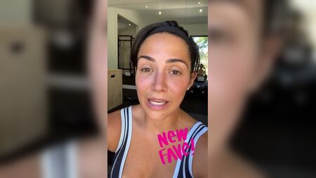 Frankie Bridge a mal aux fesses après une séance d'entraînement