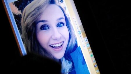 Juliette Reilly (YouTuber) : Hommage au sperme