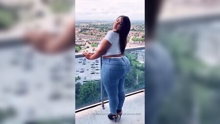 Plus de poitrine, plus de fesses, plus ronde et plus sexy