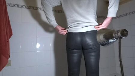 PANTALON SKINNY MOULE EN CUIR
