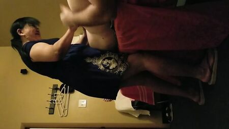Encore un salon de massage. Un de mes préférés. Sans préservatif ! Profites-en bien