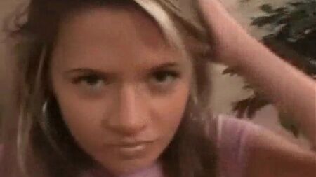 Strip-tease - Ann Angel (01/07/2005)