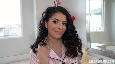 SisLovesMe TeamSkeet Angel Gostosa - Nous finissons ce que nous commençons Cheveux noirs, Fellation, Cowgirl, Éjaculation dans les cheveux