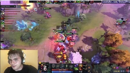 Séquence en direct du jeu Wraith King contre le jeu Meepo