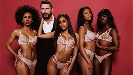 Demi Sutra, Ana Foxxx, Scarlit Scandal, Nia Nacci (Taste) [Sexe, Ebony, Fellation, Orgy, Titty Fuck, Facial]