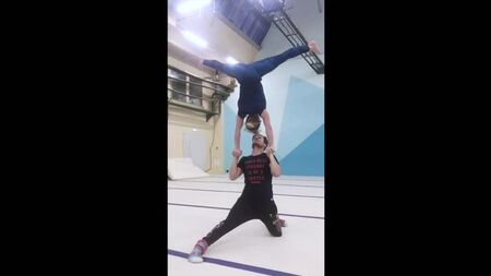 Moscow AcroYoga Jam || Défi H2H avec Yaroslav
