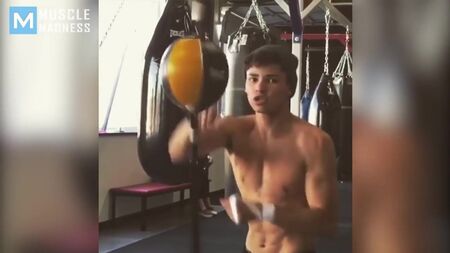 LES MAINS DE BOXE LES PLUS RAPIDES - Ryan Garcia - Muscle Madness