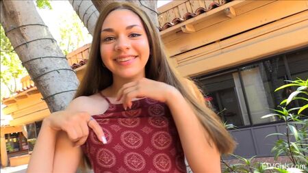 1. un peu plus mature - Kelly FTV